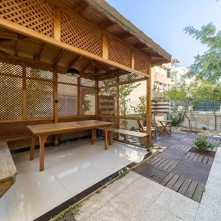 Stylish Duplex With Garden And Gazebo In The Heart Of Muratpasa,